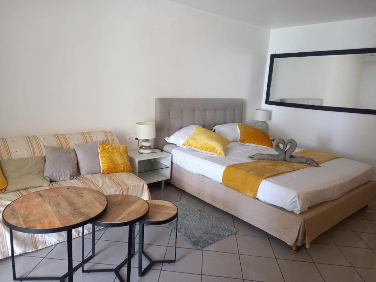 Grand Studio De 41 M², Vue Mer Et Jardin Tropical. ル・ゴジエ エクステリア 写真